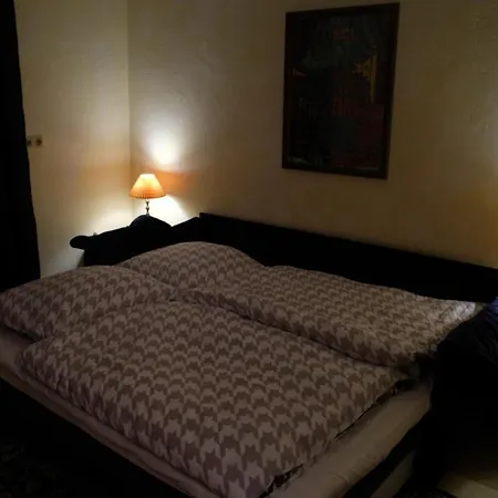 Casa de Férias Ruhiges Haus Mit Privatem Garten Halstenbek