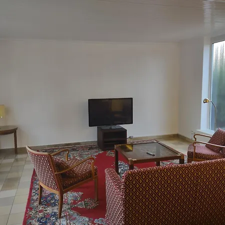 Ruhiges Haus Mit Privatem Garten Casa de Férias *